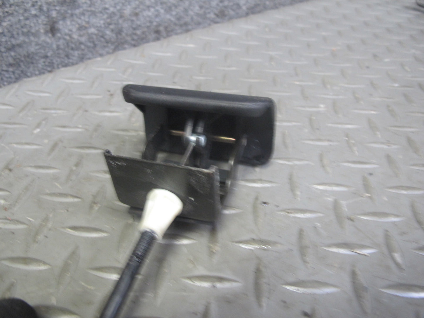 2003-2005 Hummer H2 Manual Emergency Parking Brake Stop Pedal
