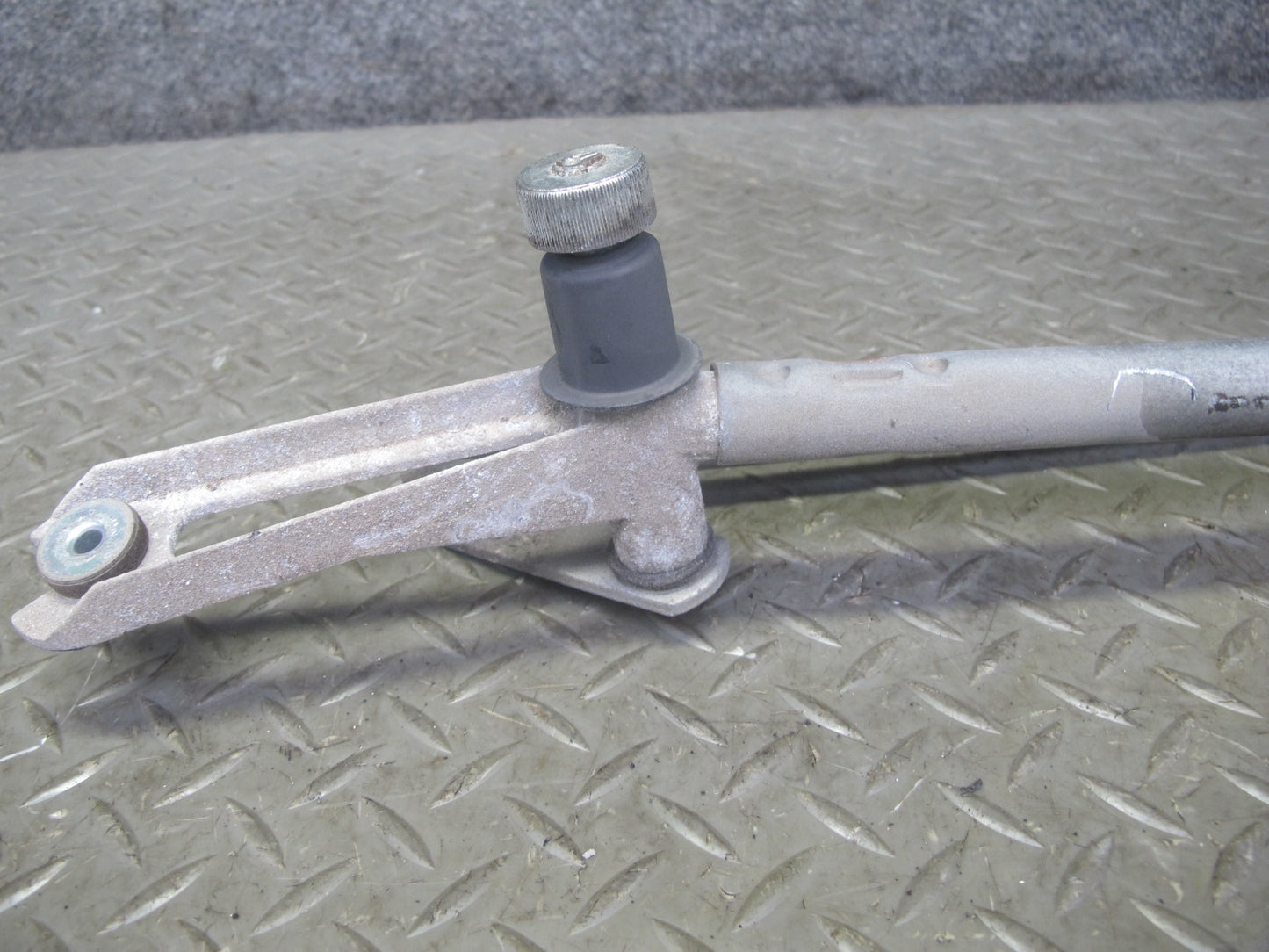 2003-2007 Hummer H2 Windshield Wiper Transmission Linkage W/ Motor