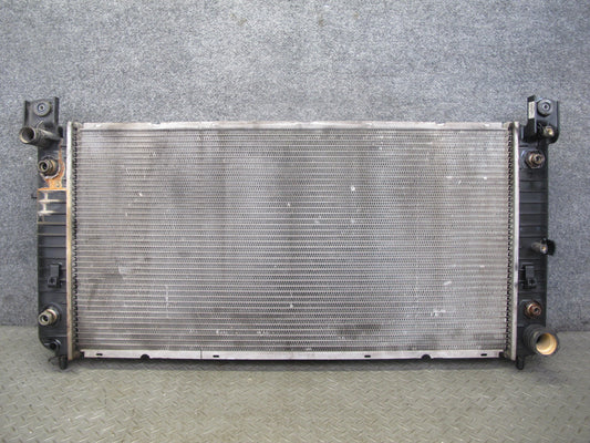 2003-2007 Hummer H2 6.0L Engine Motor Coolant Radiator