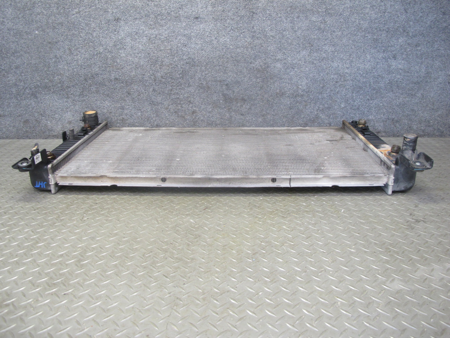2003-2007 Hummer H2 6.0L Engine Motor Coolant Radiator