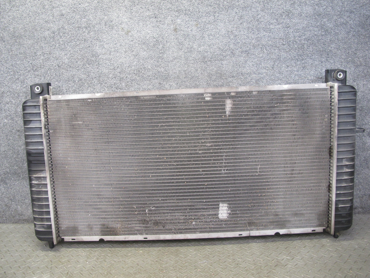 2003-2007 Hummer H2 6.0L Engine Motor Coolant Radiator