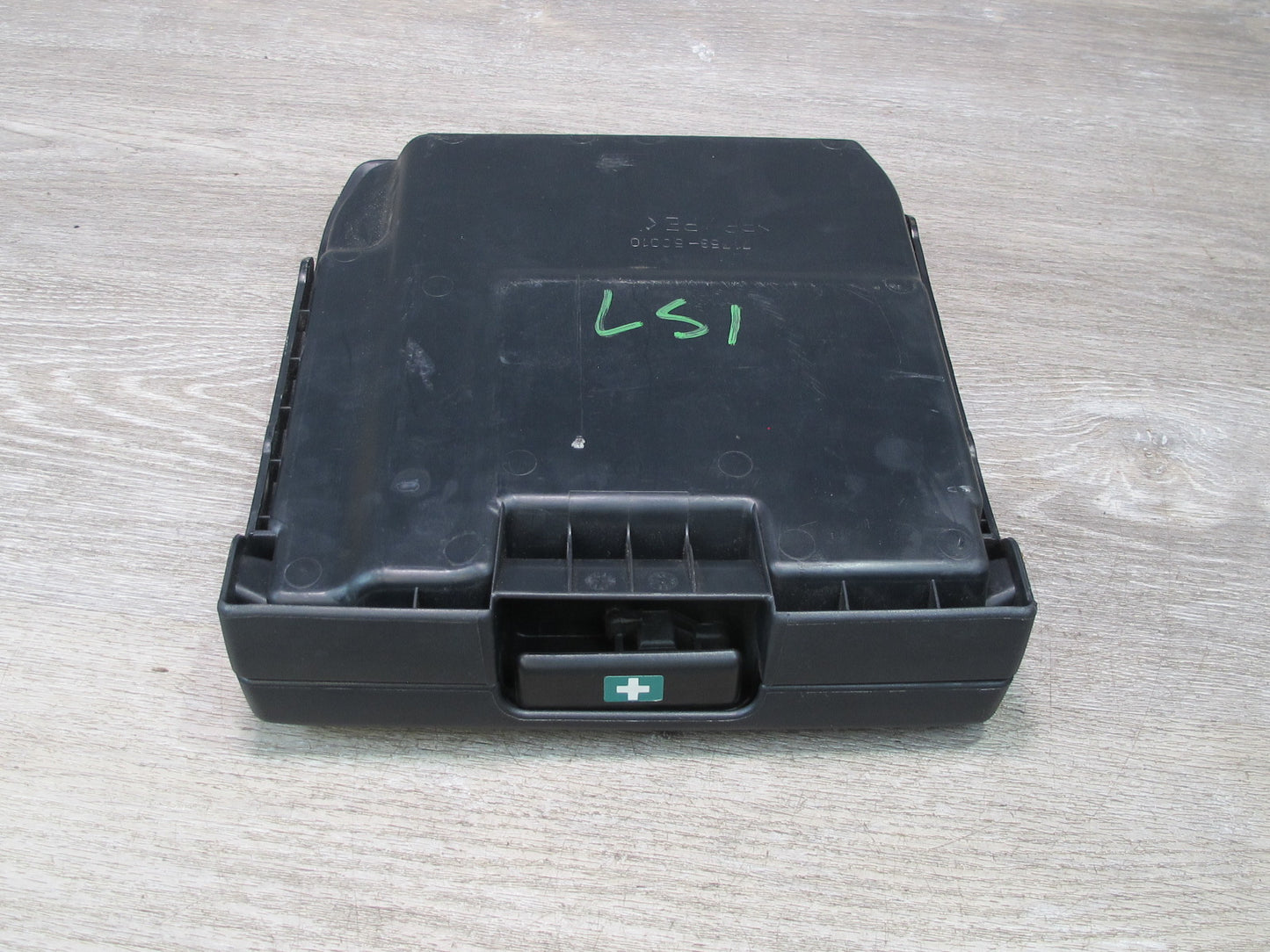 95-00 Lexus UCF20L LS400 Under Seat First AID KIT Box 71753-50010 OEM