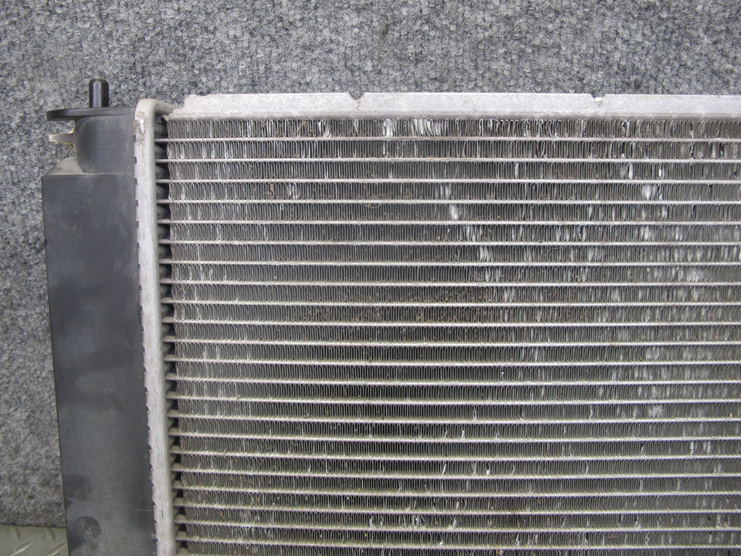 00-05 Toyota MR2 Spyder ZZW30L Engine Cooling Radiator 422132-1802 OEM