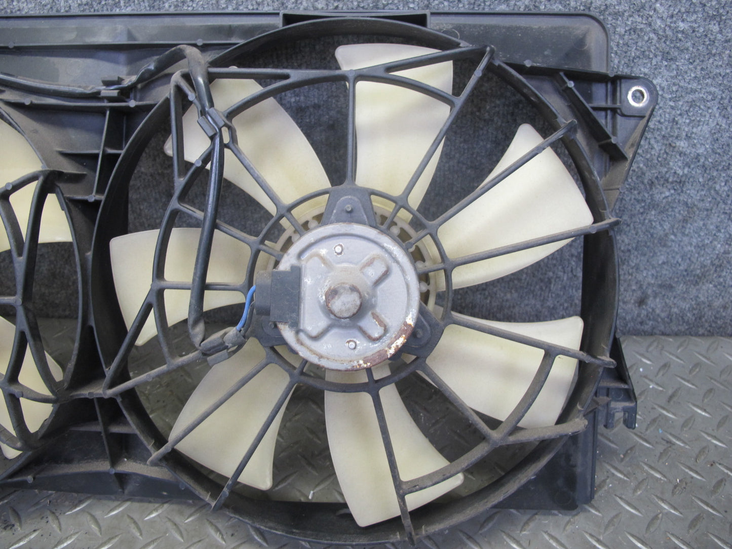 00-05 Toyota MR2 Spyder ZZW30L Engine Radiator Cooling Fan Motor Shroud OEM