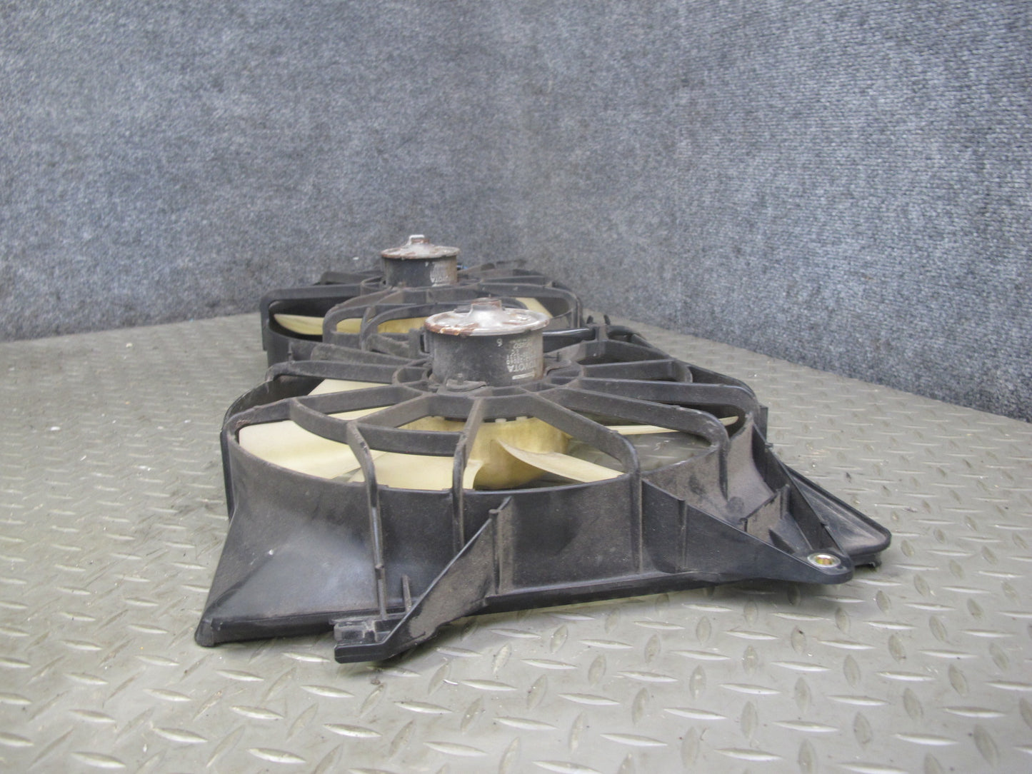 00-05 Toyota MR2 Spyder ZZW30L Engine Radiator Cooling Fan Motor Shroud OEM