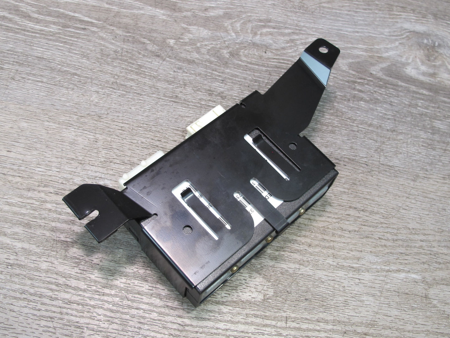 2006-2010 BMW E63 E64 M6 Suspension Damping Control Module 6773912