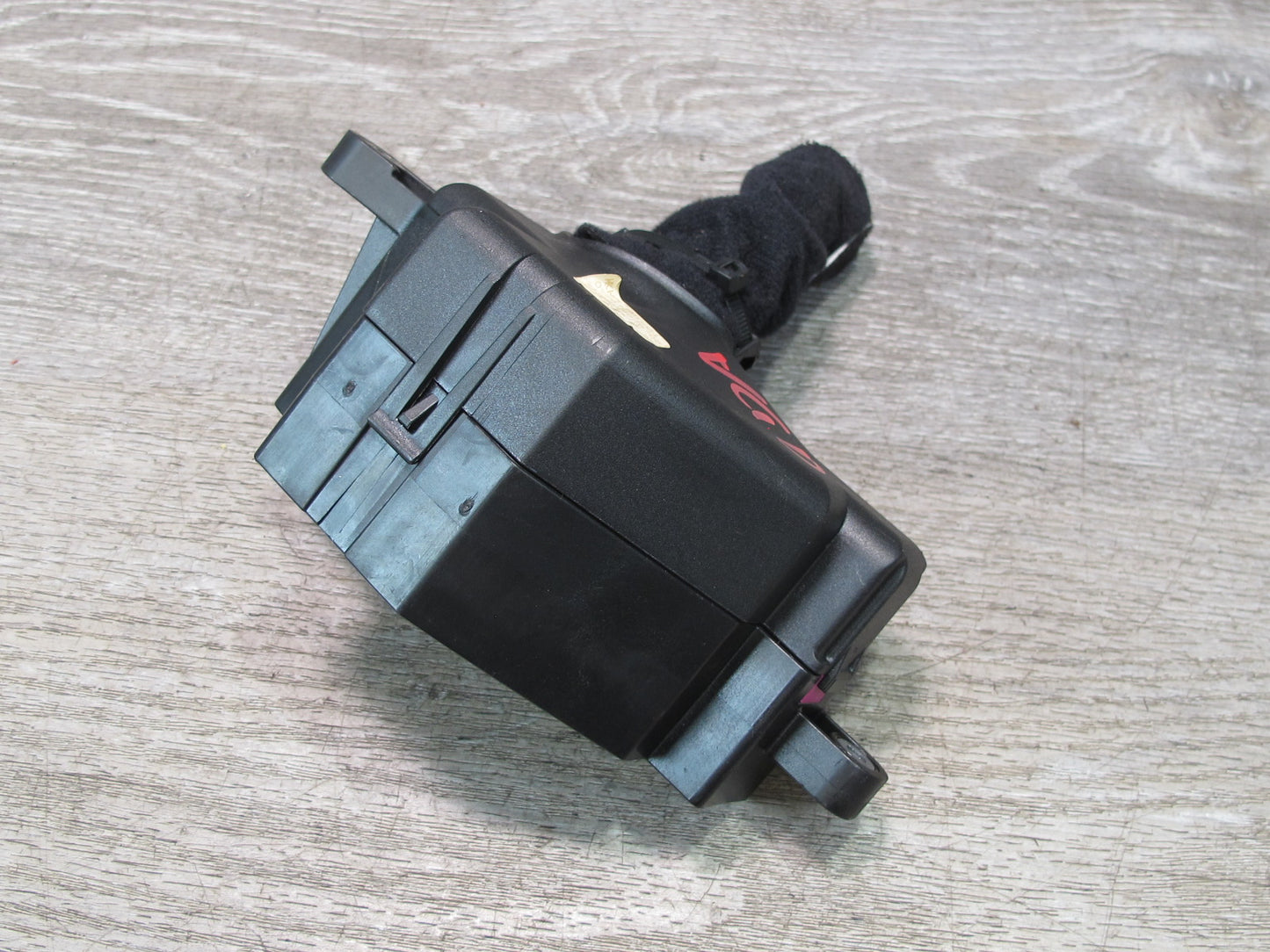 2008 VW Golf MK5 R32 VR6 Interior Fuse Relay Box Module OEM