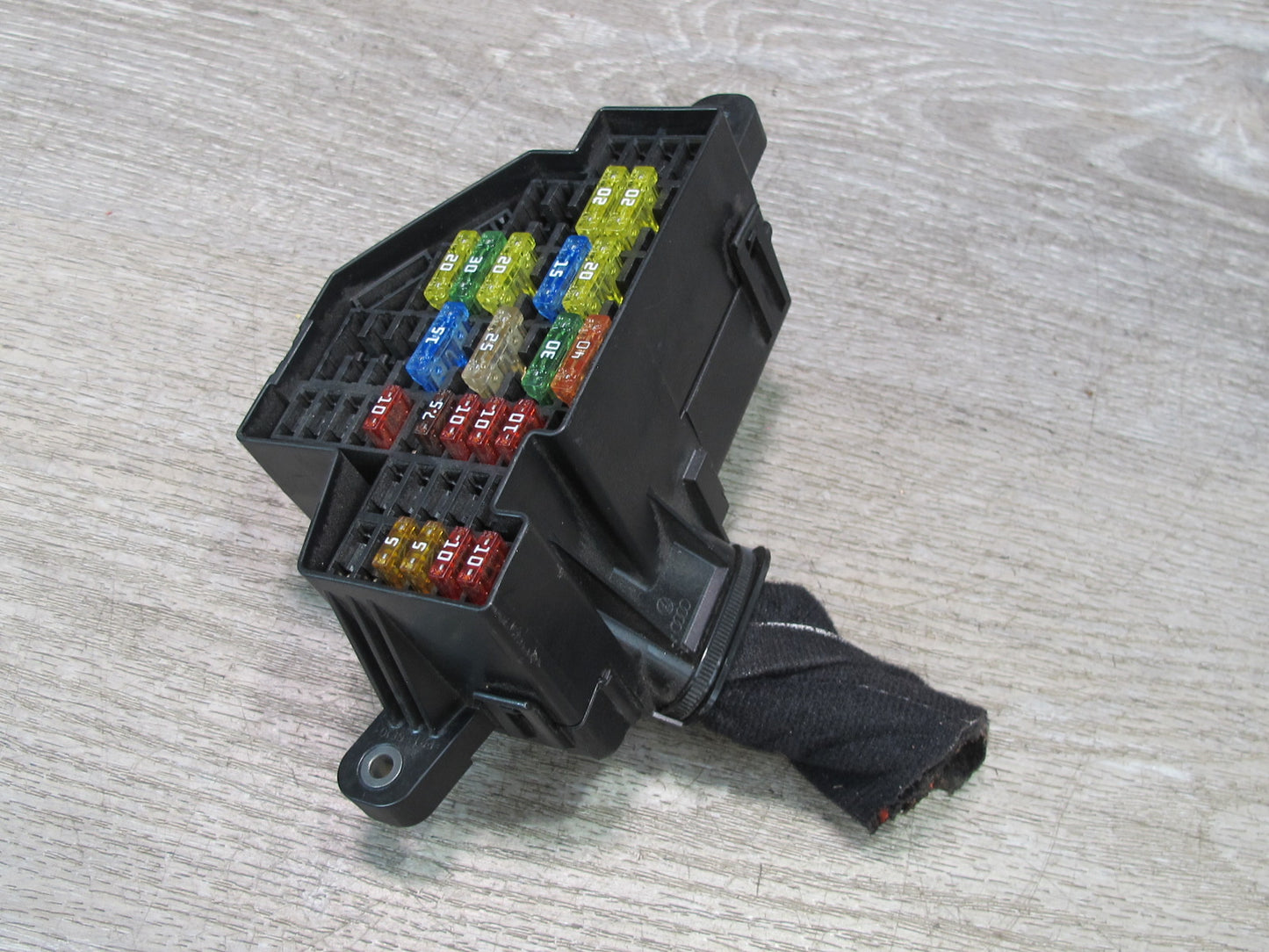 2008 VW Golf MK5 R32 VR6 Interior Fuse Relay Box Module OEM