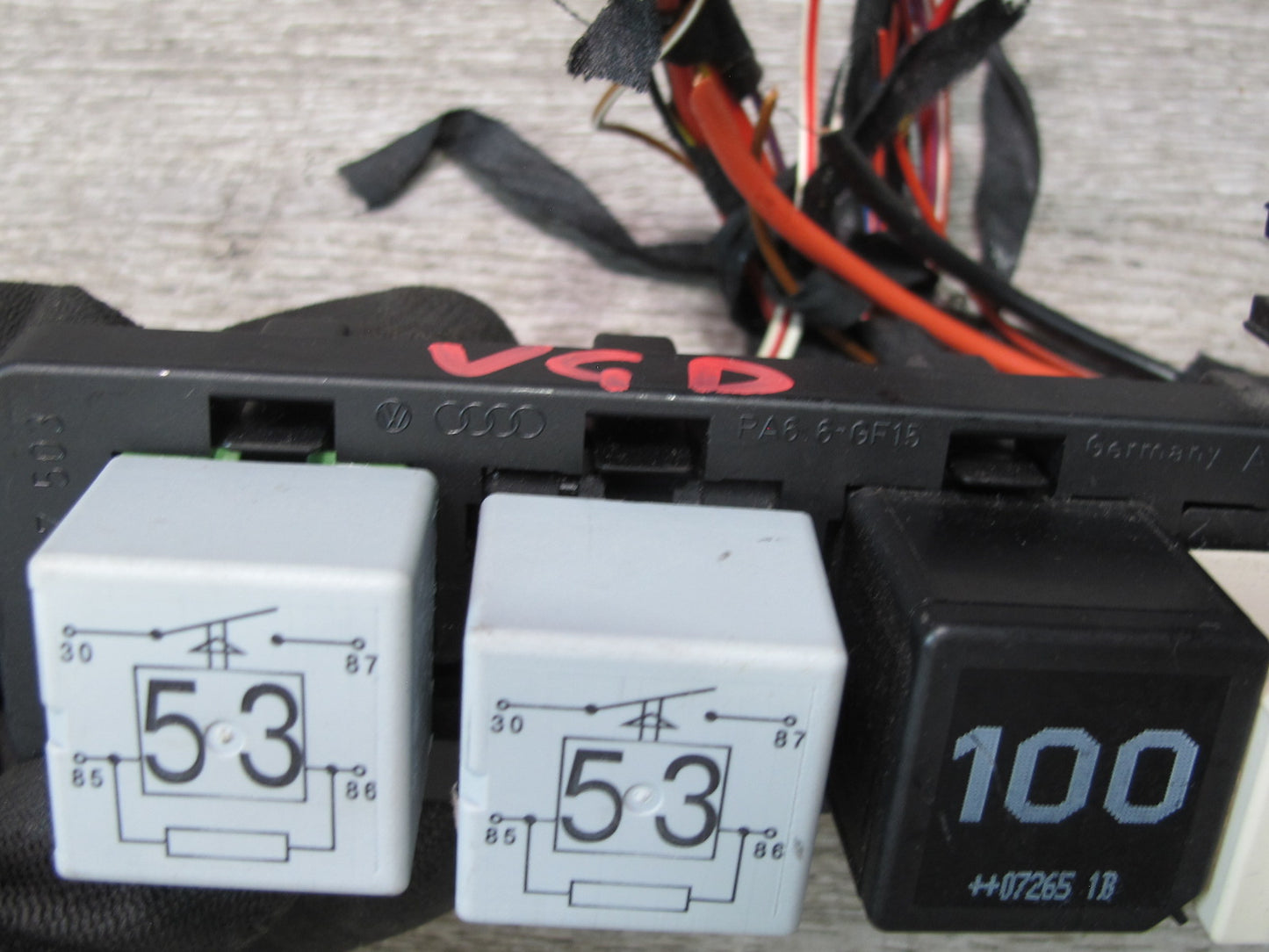2008 VW Golf R32 R GTI Rabbit EOS Interior Fuse Relay w Holder OEM