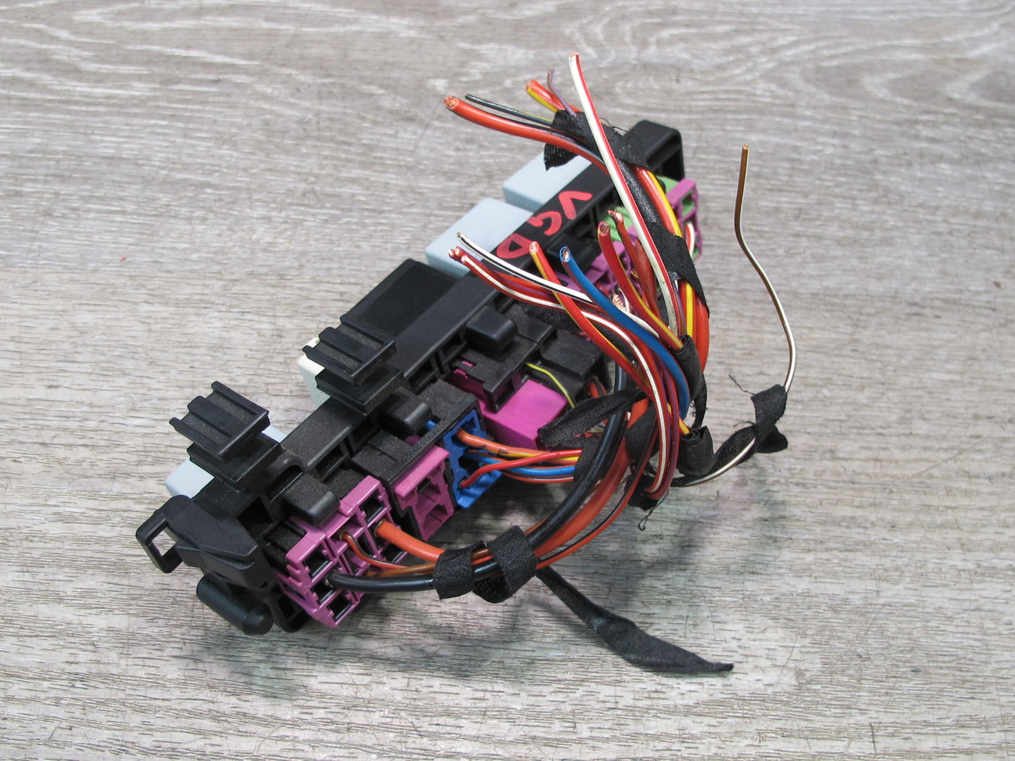 2008 VW Golf R32 R GTI Rabbit EOS Interior Fuse Relay w Holder OEM