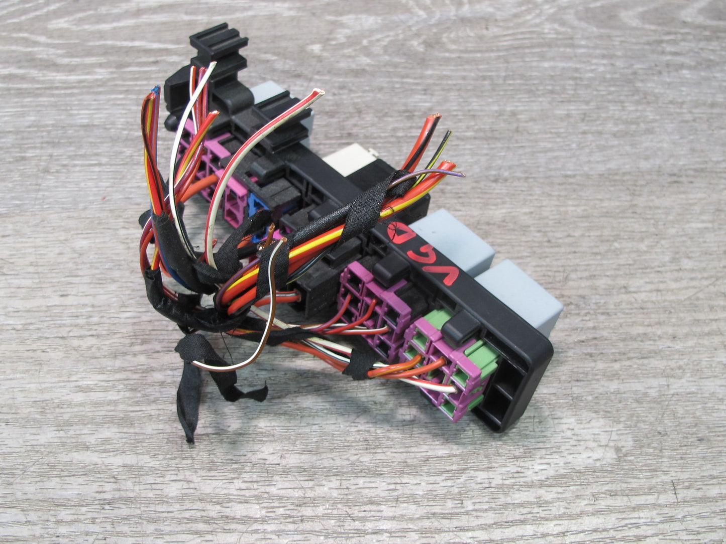 2008 VW Golf R32 R GTI Rabbit EOS Interior Fuse Relay w Holder OEM