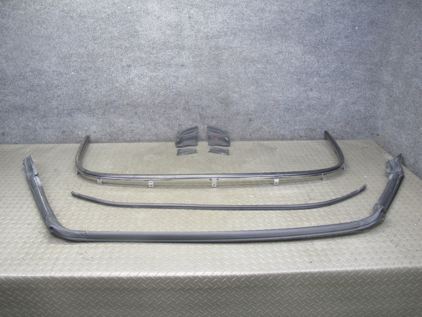 00-05 Toyota MR2 Spyder ZZW30L Convertible Exterior Trim Molding Seal Set OEM