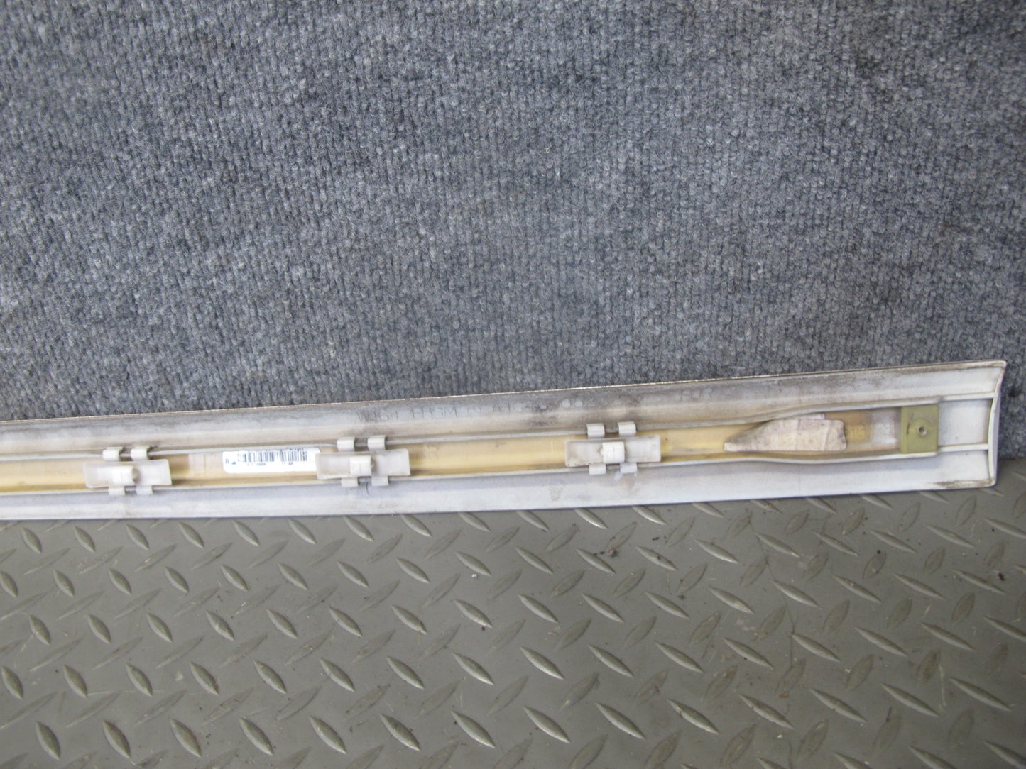 06-11 Mercedes W164 Ml-class Set of 2 Front Rear Right Door Exterior Molding OEM