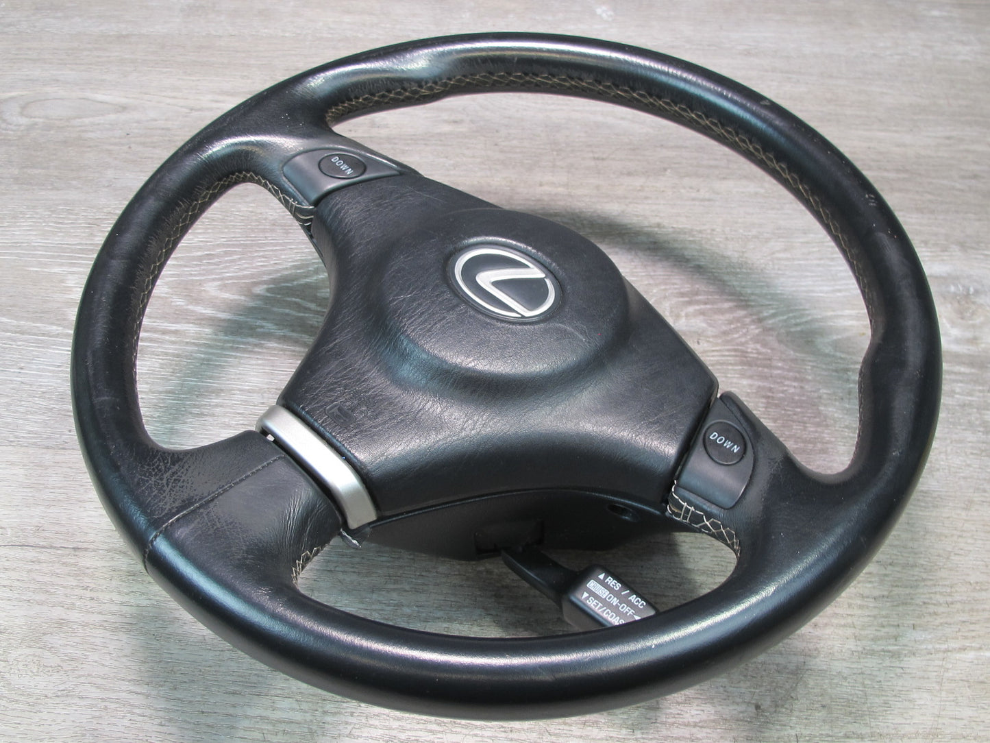 01-05 LEXUS IS300 FRONT LEFT DRIVER SIDE STEERING WHEEL W/ SRS AIRBAG OEM
