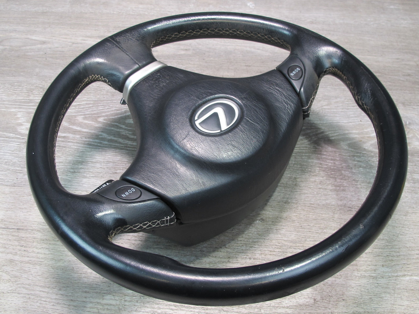 01-05 LEXUS IS300 FRONT LEFT DRIVER SIDE STEERING WHEEL W/ SRS AIRBAG OEM
