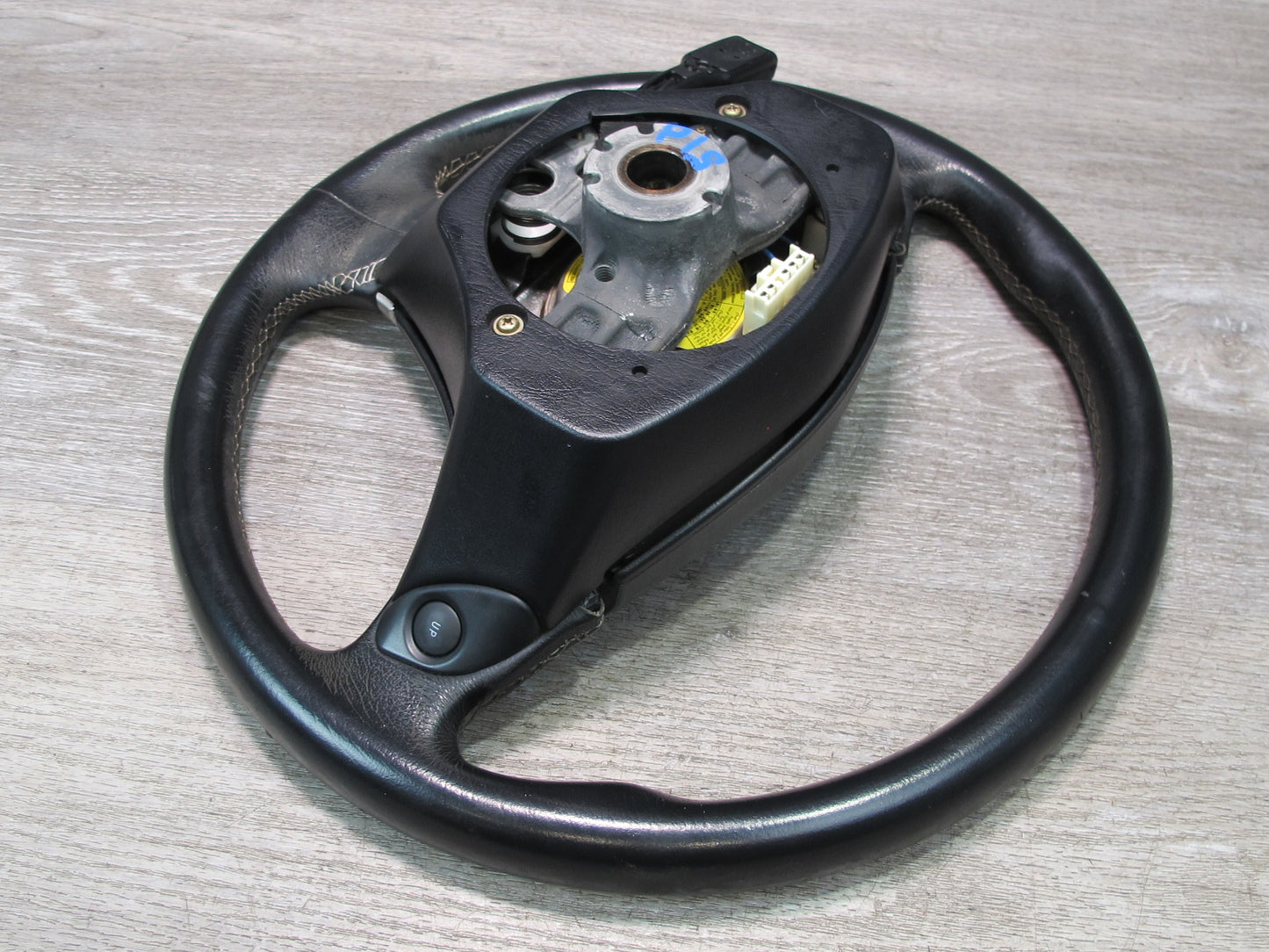01-05 LEXUS IS300 FRONT LEFT DRIVER SIDE STEERING WHEEL W/ SRS AIRBAG OEM