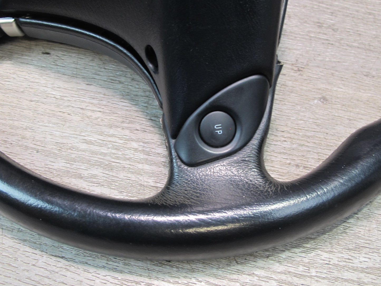01-05 LEXUS IS300 FRONT LEFT DRIVER SIDE STEERING WHEEL W/ SRS AIRBAG OEM