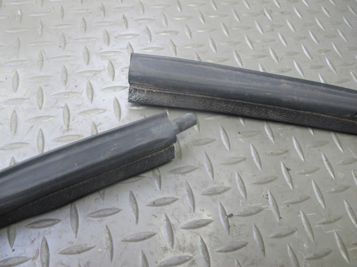 2003-2009 Hummer H2 Rear Trunk Tailgate Lift Gate Weather Strip Rubber Seal