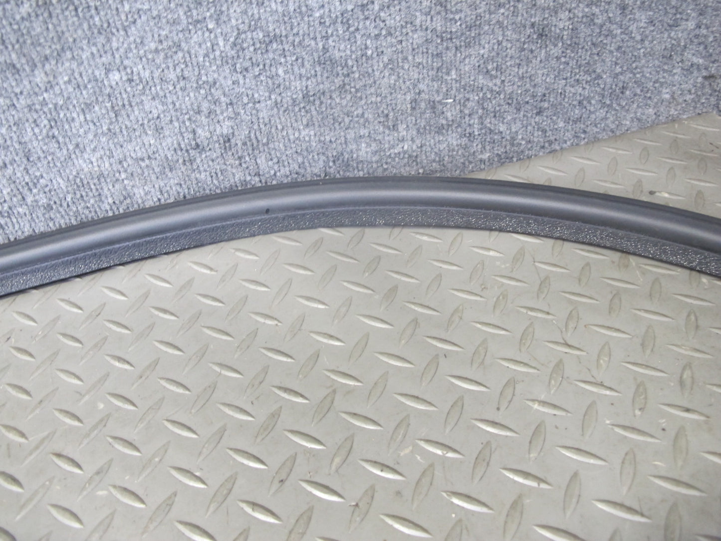 2003-2009 Hummer H2 Rear Trunk Tailgate Lift Gate Weather Strip Rubber Seal
