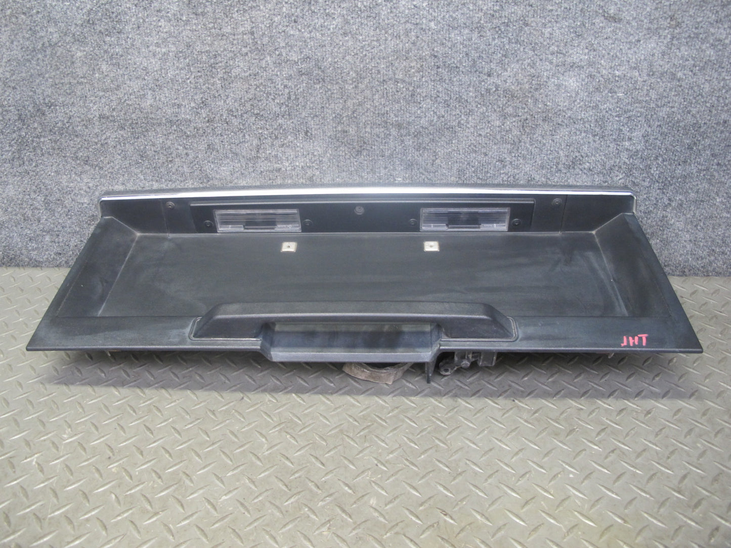 2003-2005 Hummer H2 Rear Trunk Lid Liftgate License Plate Panel W/ Handle