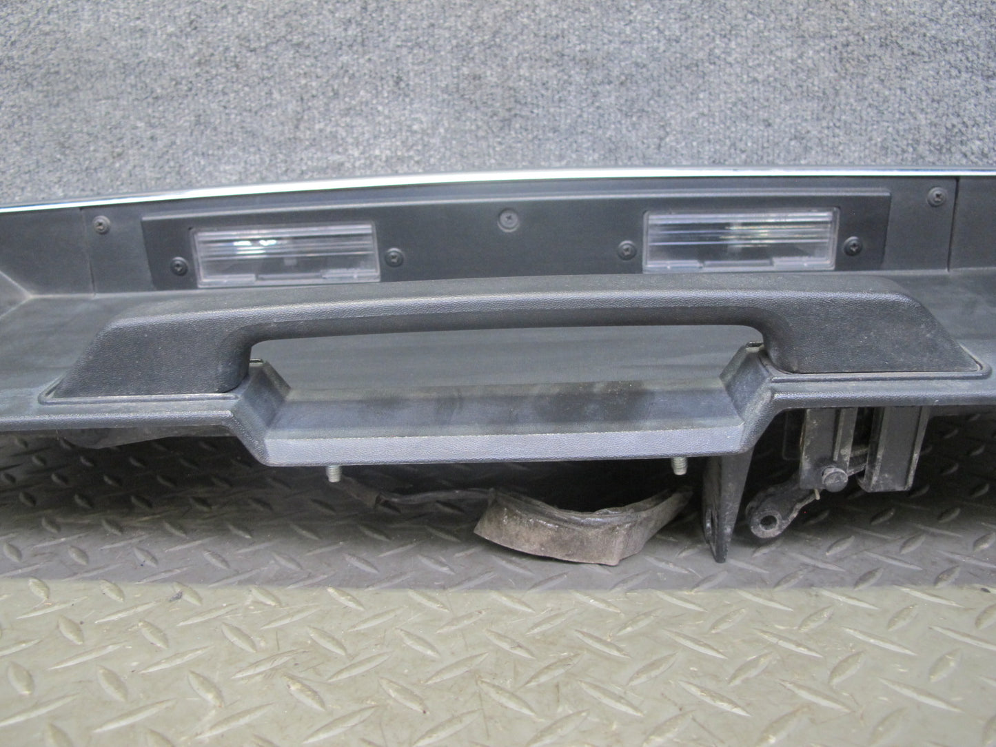 2003-2005 Hummer H2 Rear Trunk Lid Liftgate License Plate Panel W/ Handle