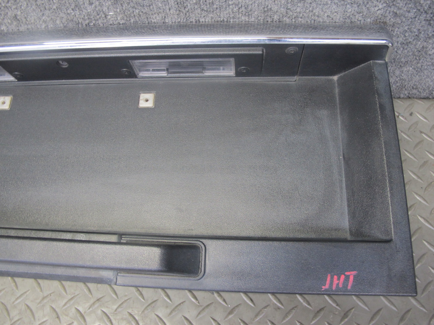 2003-2005 Hummer H2 Rear Trunk Lid Liftgate License Plate Panel W/ Handle