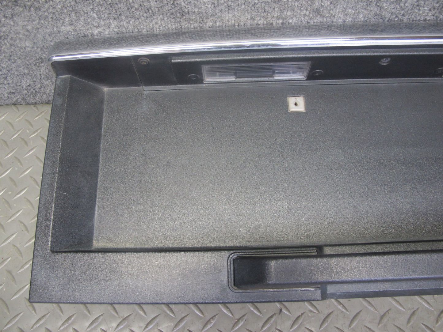 2003-2005 Hummer H2 Rear Trunk Lid Liftgate License Plate Panel W/ Handle