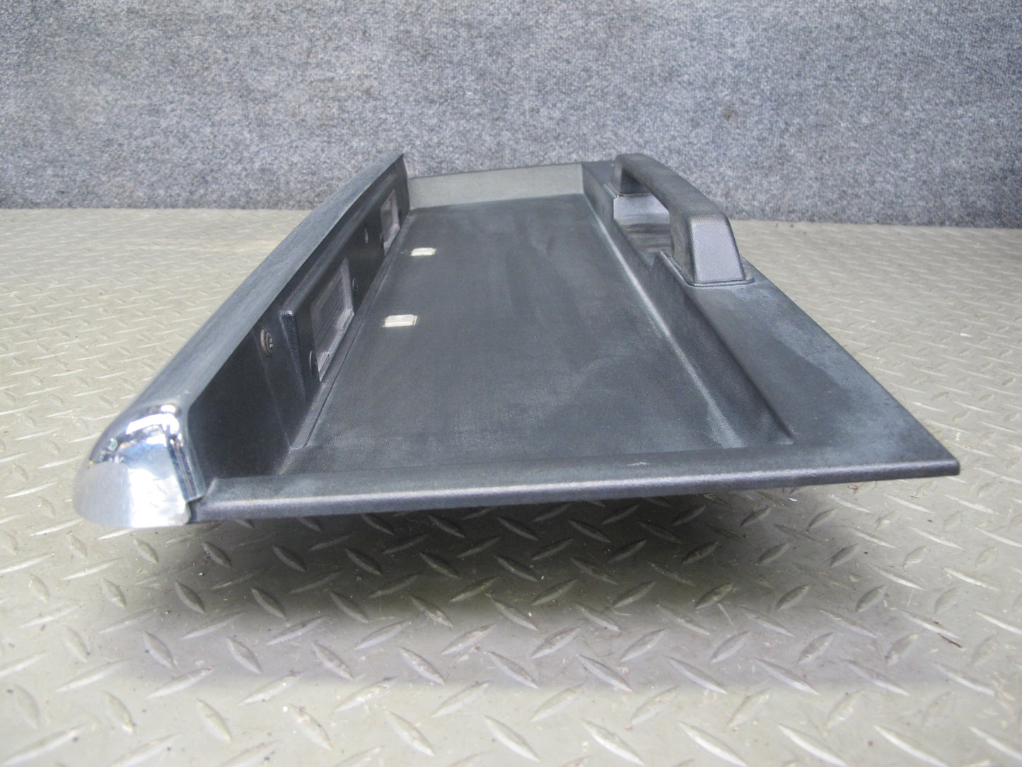 2003-2005 Hummer H2 Rear Trunk Lid Liftgate License Plate Panel W/ Handle