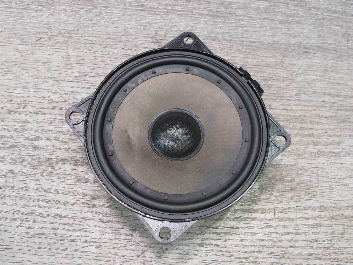 05-14 VW R32 GTI Rabbit Jetta Set of 2 Front Left & Right Door Audio Speaker OEM