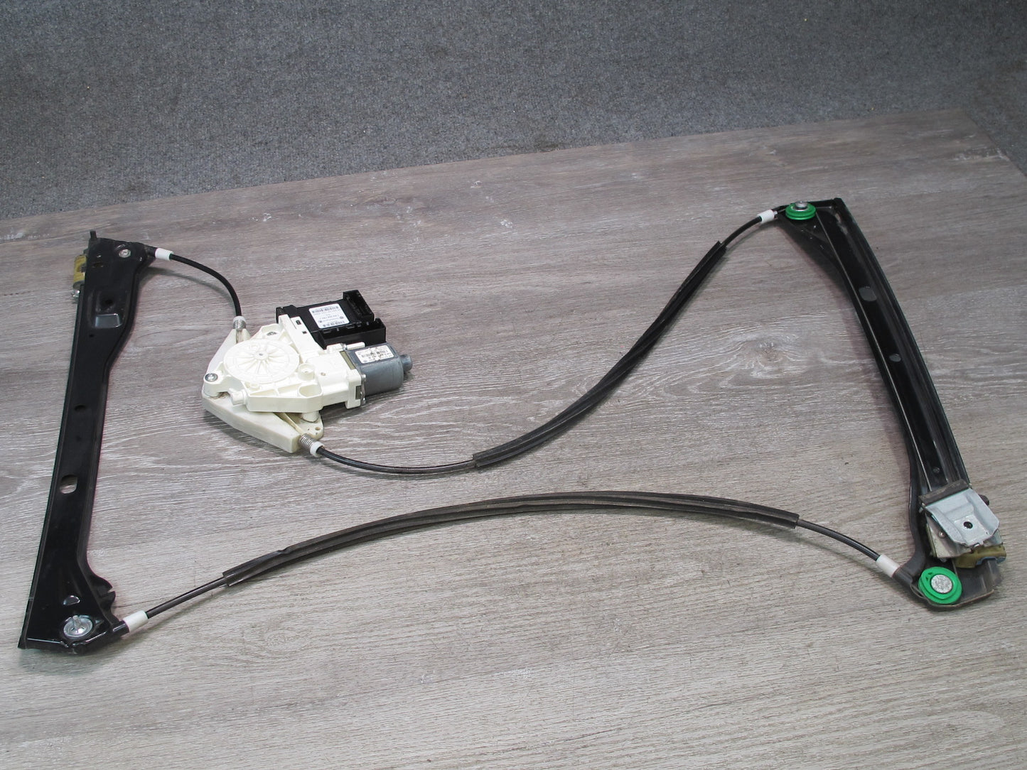 06-09 VW R32 GTI Rabbit MK5 2-DR Left Door Window Regulator w Motor OEM