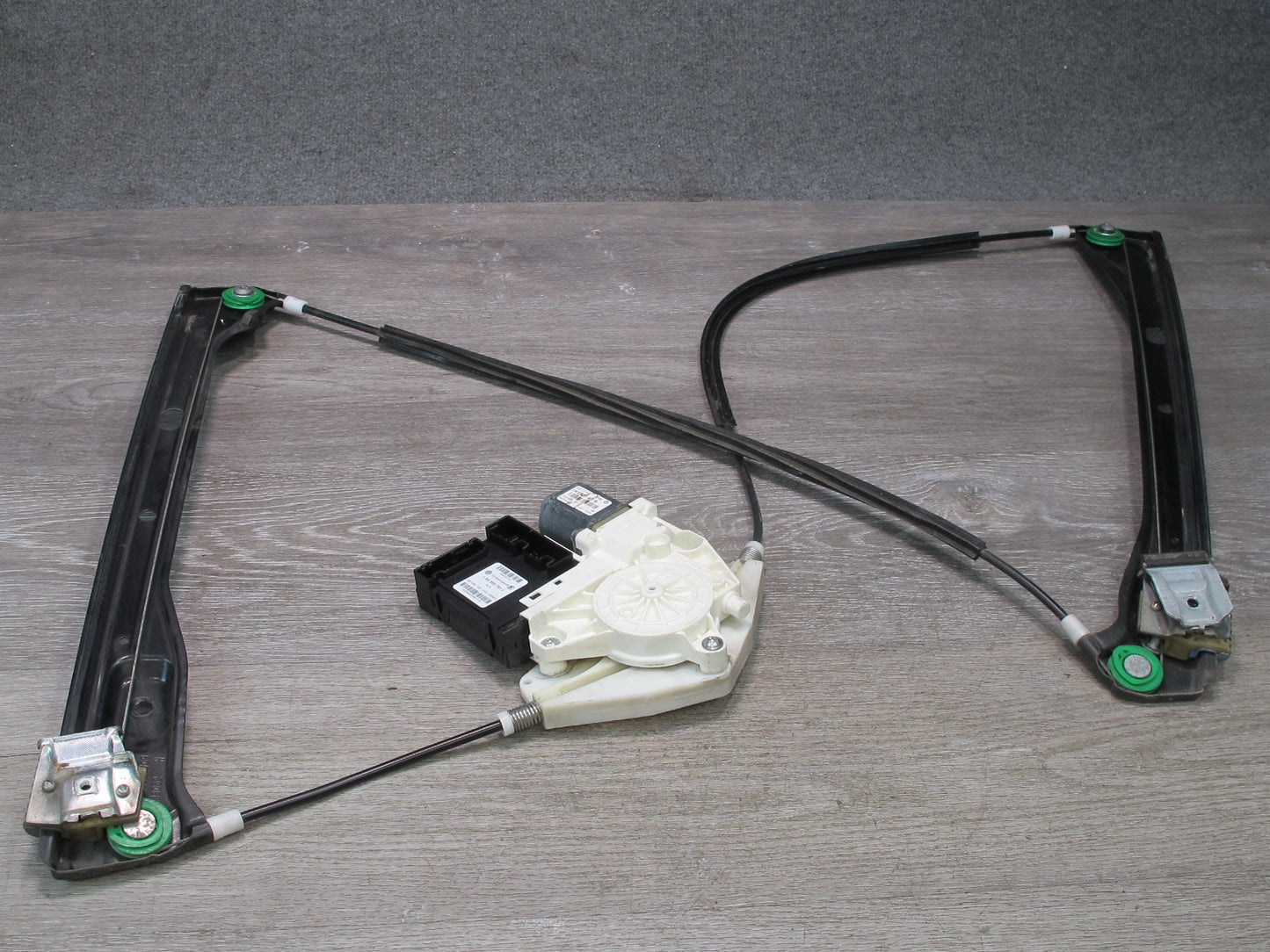 06-09 VW R32 GTI Rabbit MK5 2-DR Left Door Window Regulator w Motor OEM