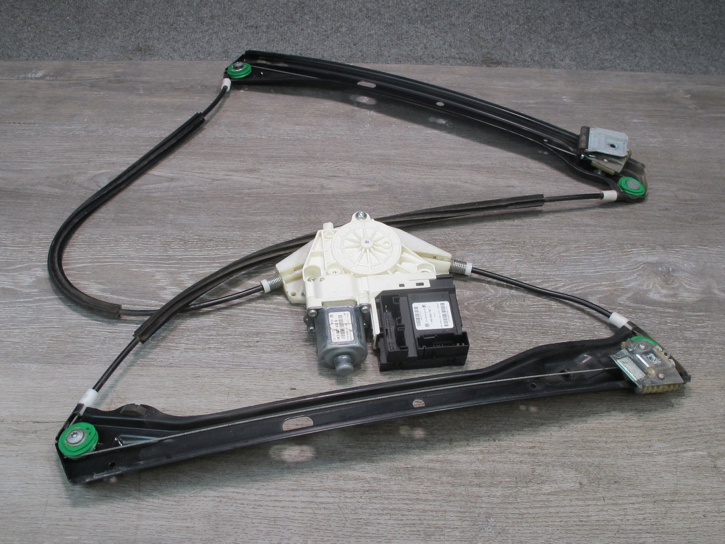 06-09 VW R32 GTI Rabbit MK5 2-DR Left Door Window Regulator w Motor OEM