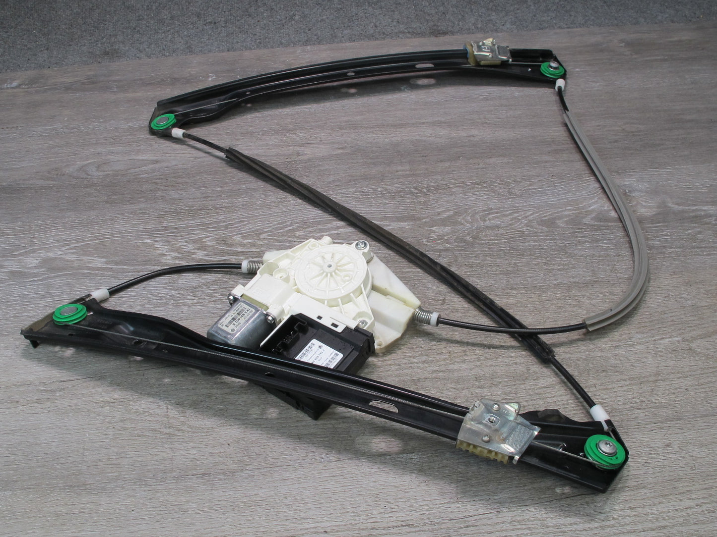 06-09 VW R32 GTI Rabbit MK5 2-DR Right Door Window Regulator w Motor OEM