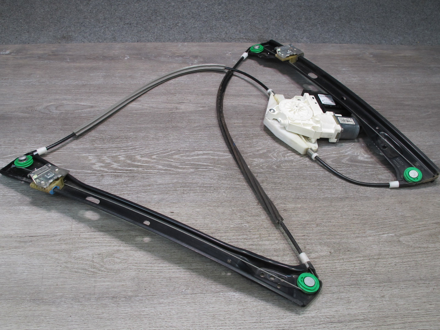 06-09 VW R32 GTI Rabbit MK5 2-DR Right Door Window Regulator w Motor OEM