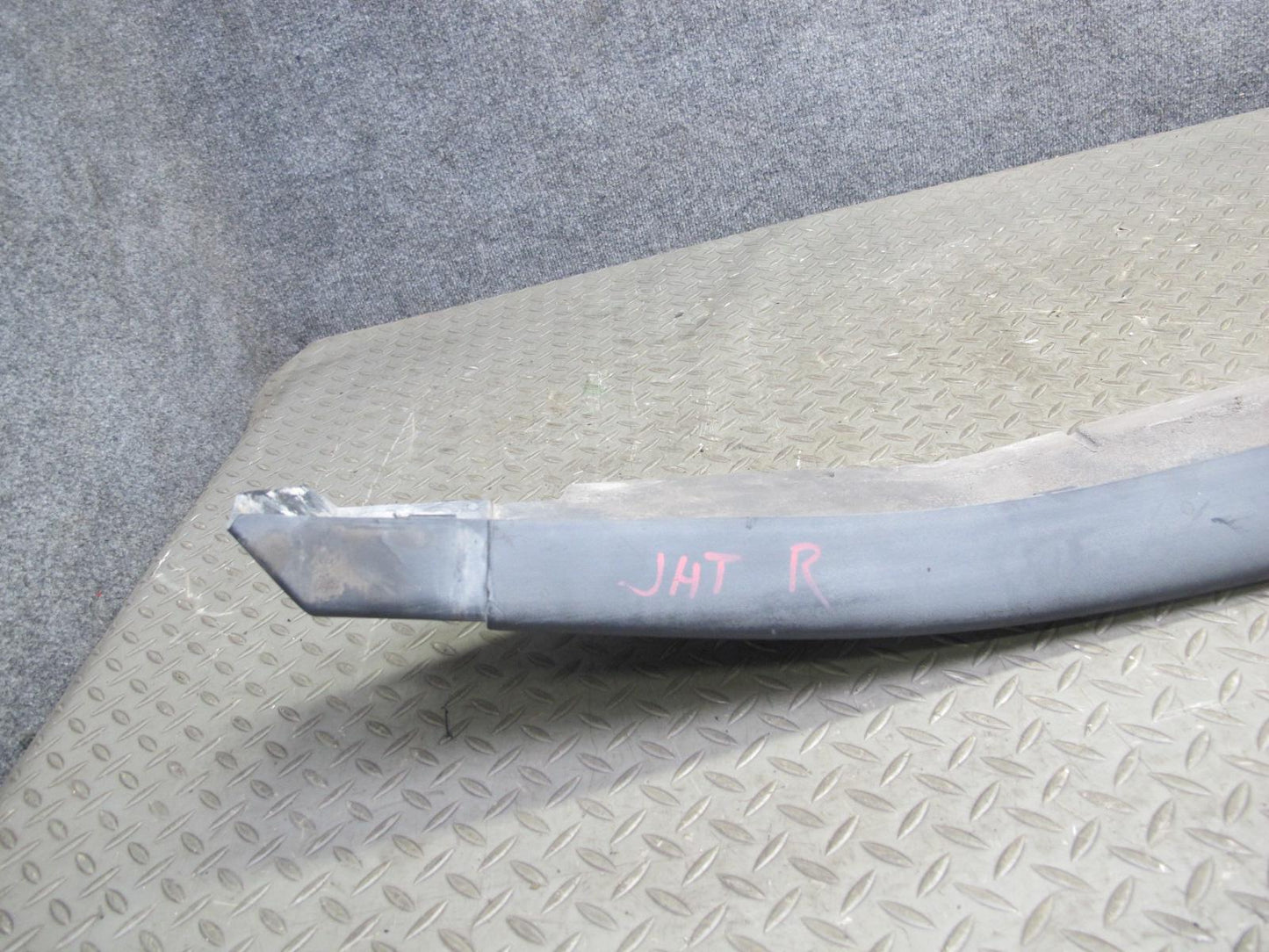 2003-2009 Hummer H2 Right Passenger Side Rocker Skirt Panel Molding Trim