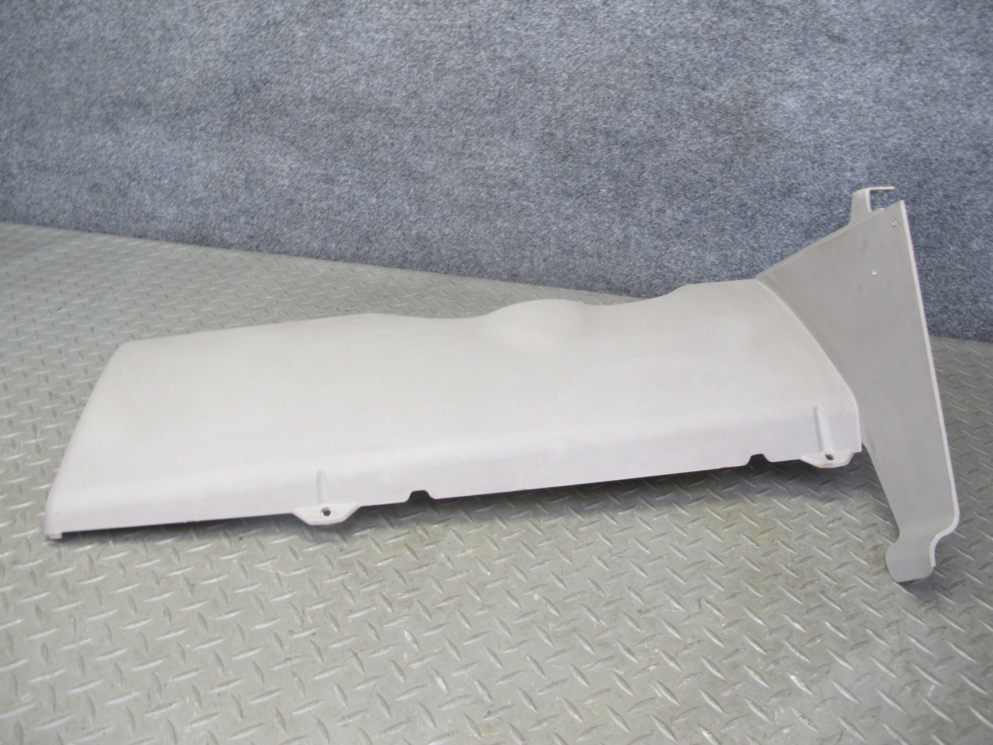 2003-2007 Hummer H2 Dash Front Left Lower Knee Trim Cover Panel 15058424