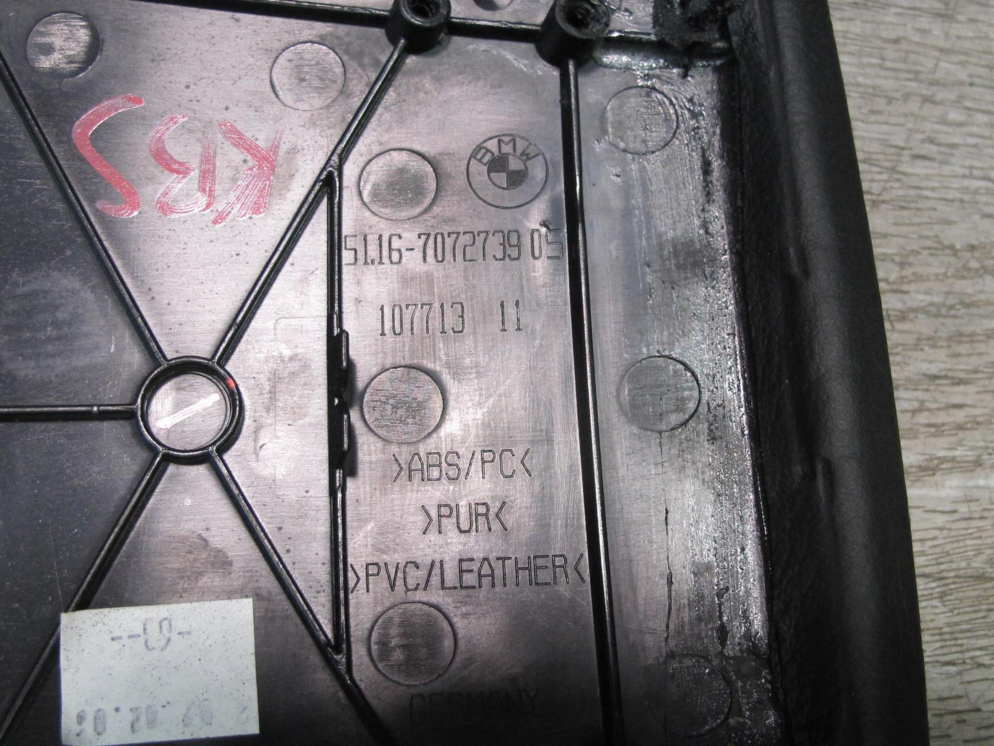 2006-2010 BMW E63 E64 Center Console Rear Armrest Leather Pad Cover 7072739