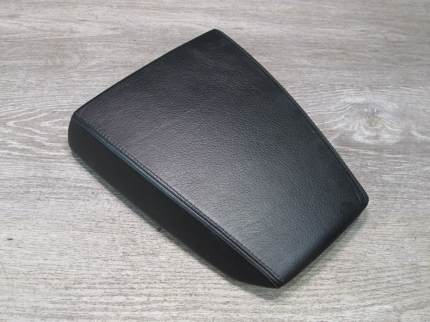 2006-2010 BMW E63 E64 Center Console Rear Armrest Leather Pad Cover 7072739