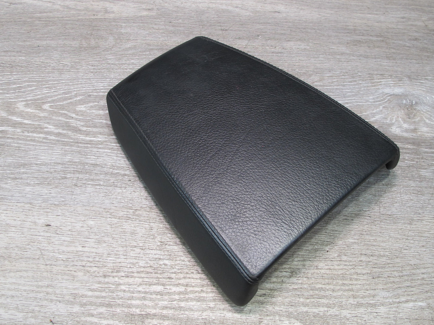 2006-2010 BMW E63 E64 Center Console Rear Armrest Leather Pad Cover 7072739