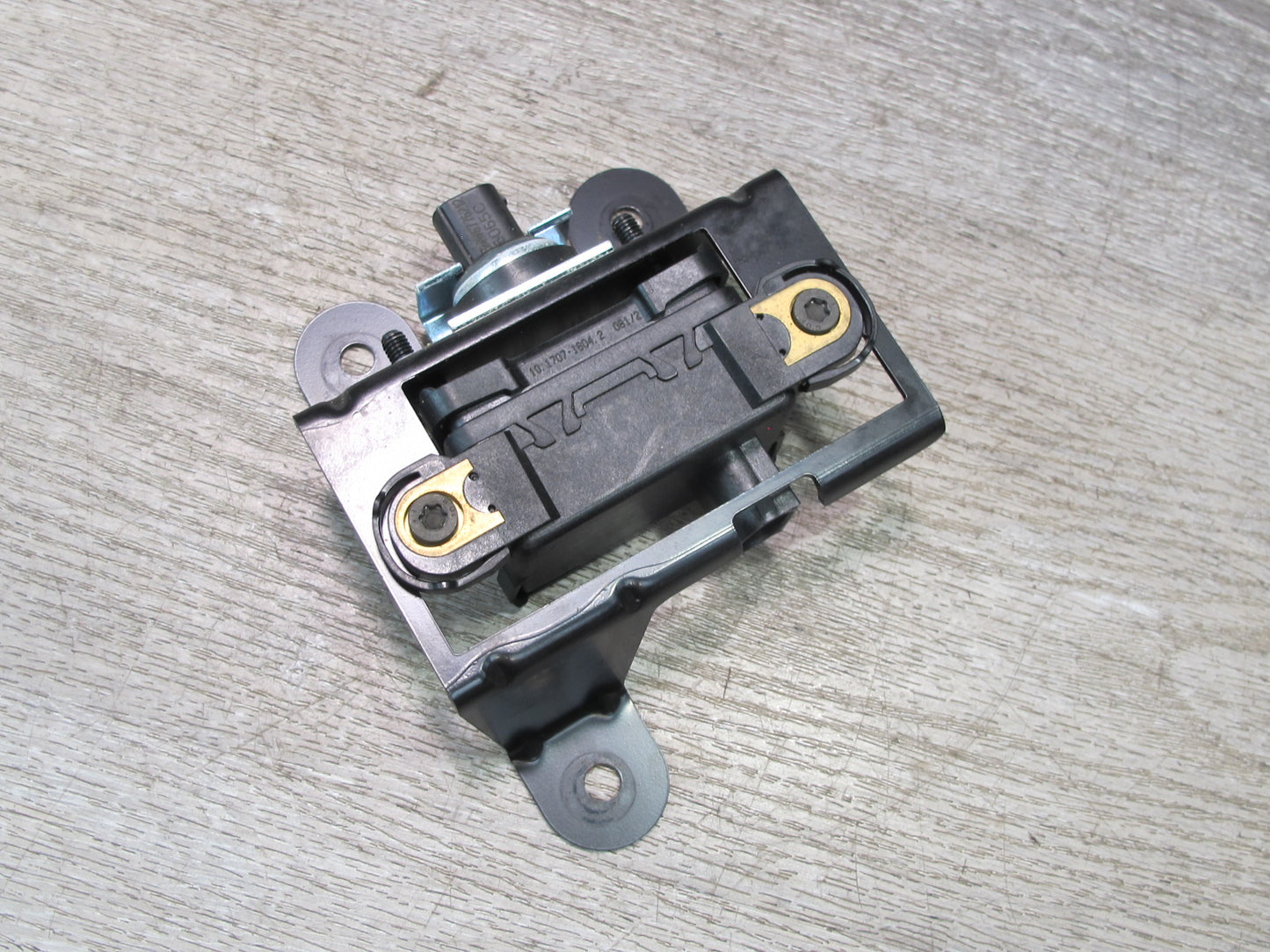 2006-2010 BMW E63 E64 YAW Turn Rate Acceleration Speed Sensor 6776212