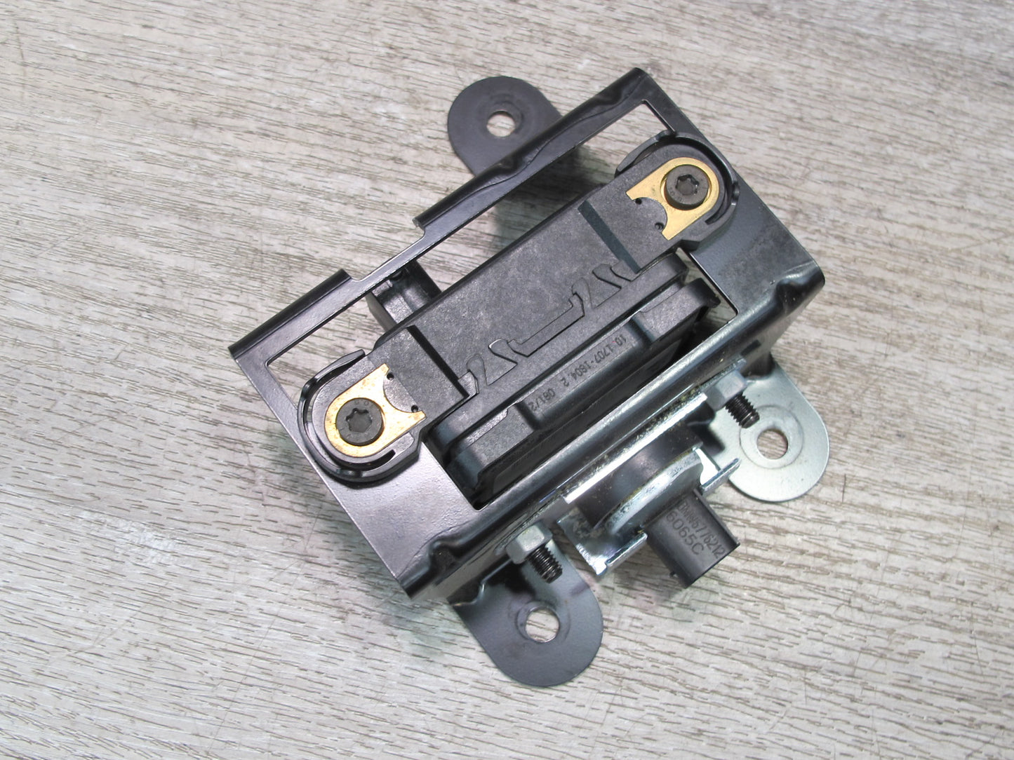 2006-2010 BMW E63 E64 YAW Turn Rate Acceleration Speed Sensor 6776212