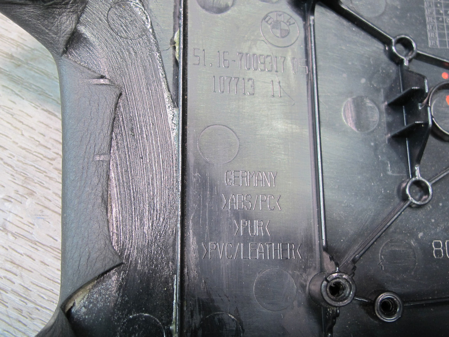 2006-2010 BMW E63 E64 Center Console Front Armrest Leather Pad Cover 7009317