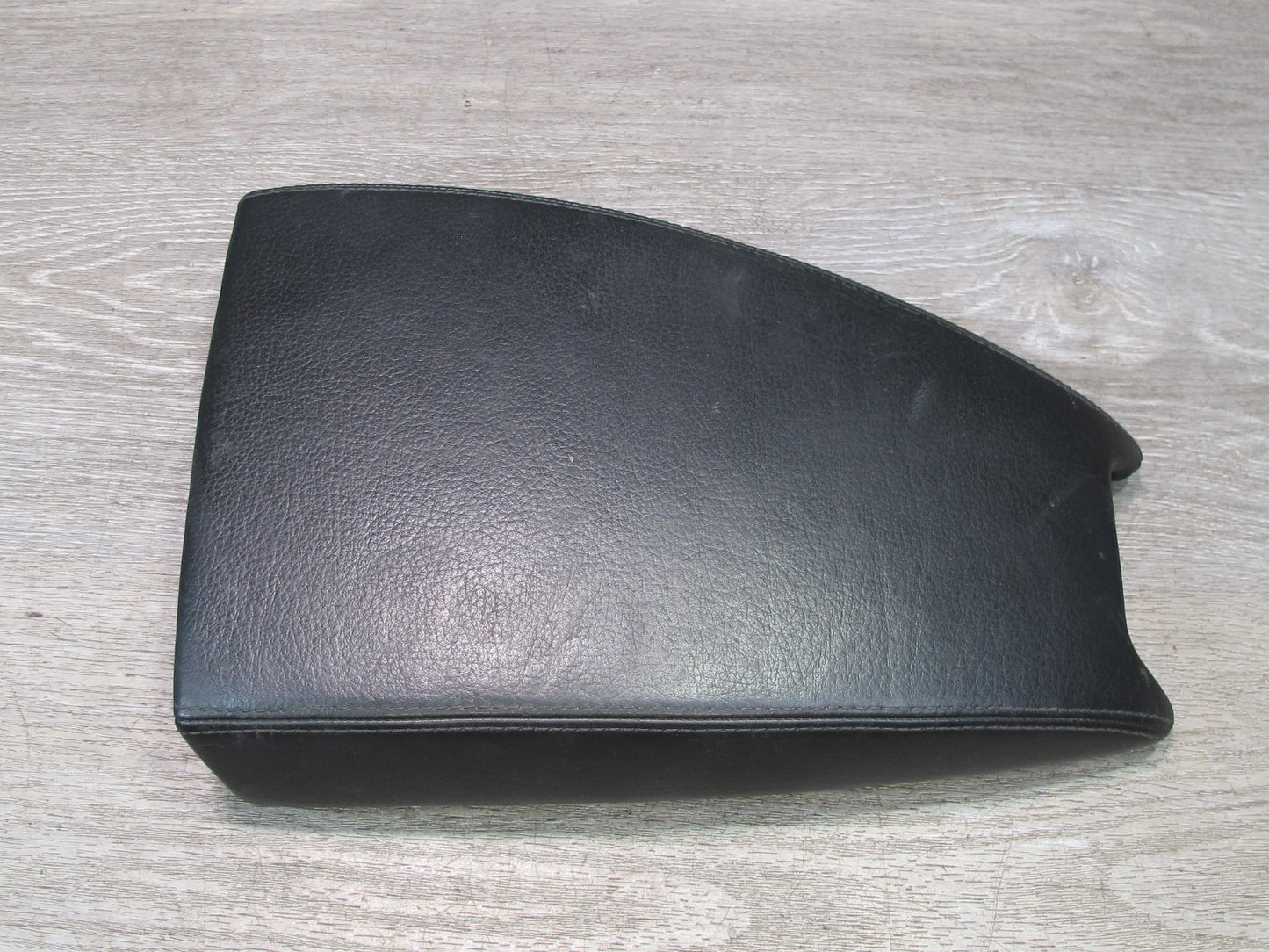 2006-2010 BMW E63 E64 Center Console Front Armrest Leather Pad Cover 7009317