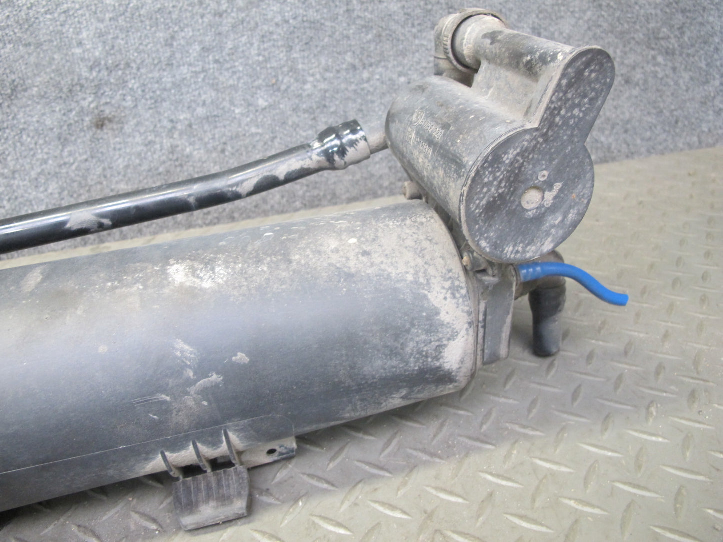 01-06 BMW E46 3-SERIES Fuel Evap Vapor Charcoal Canister 6752223 OEM