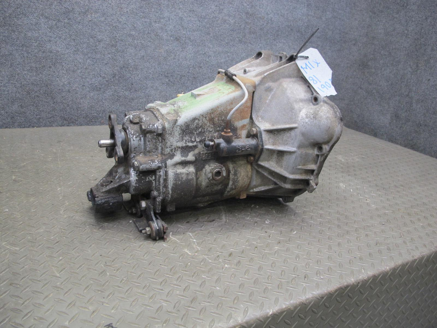 74-76 Mercedes W115 240D OM616 4-SPEED M/T Manual Transmission OEM