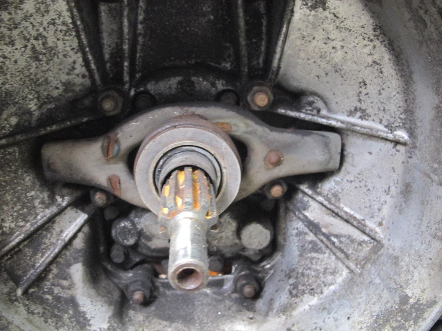 74-76 Mercedes W115 240D OM616 4-SPEED M/T Manual Transmission OEM