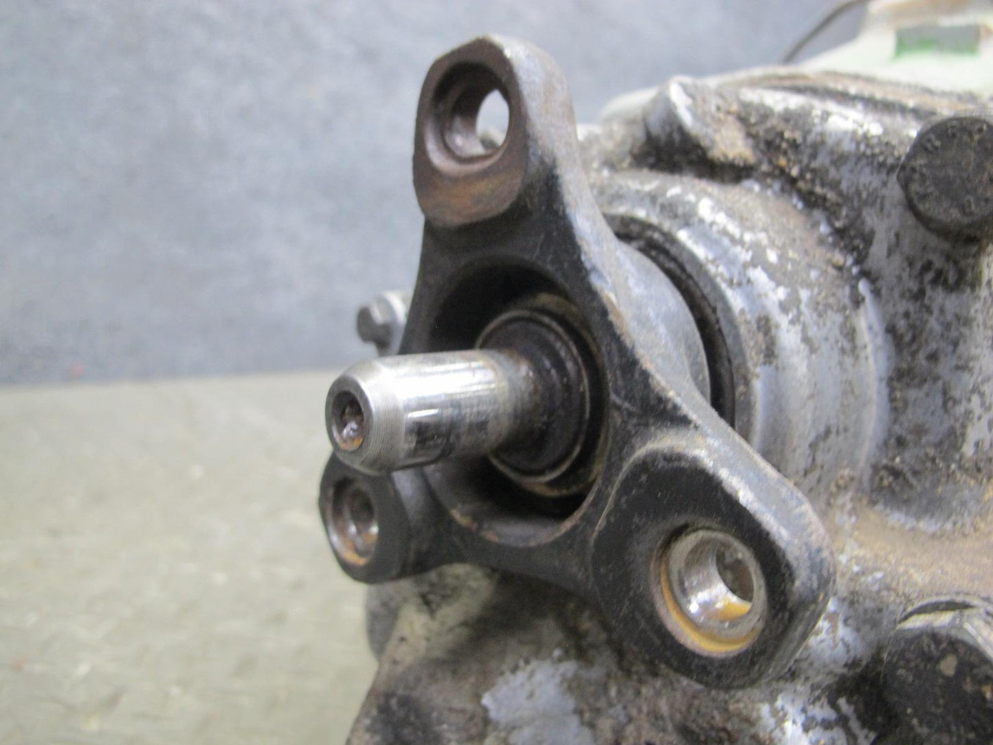 74-76 Mercedes W115 240D OM616 4-SPEED M/T Manual Transmission OEM