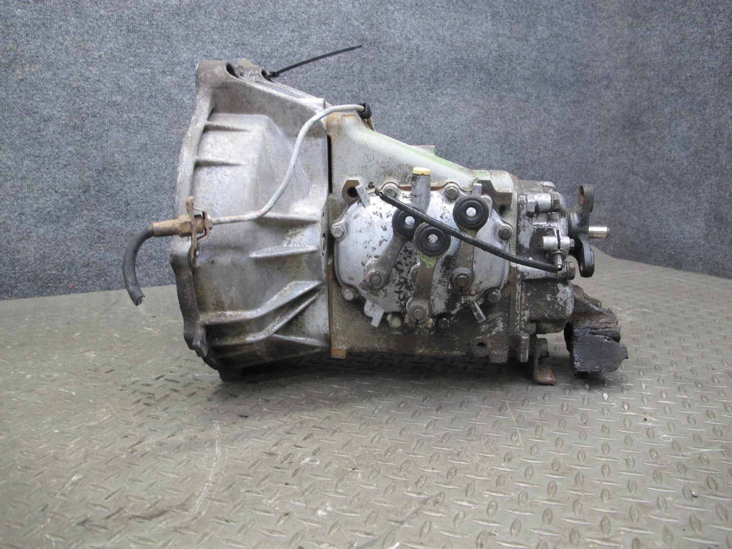 74-76 Mercedes W115 240D OM616 4-SPEED M/T Manual Transmission OEM