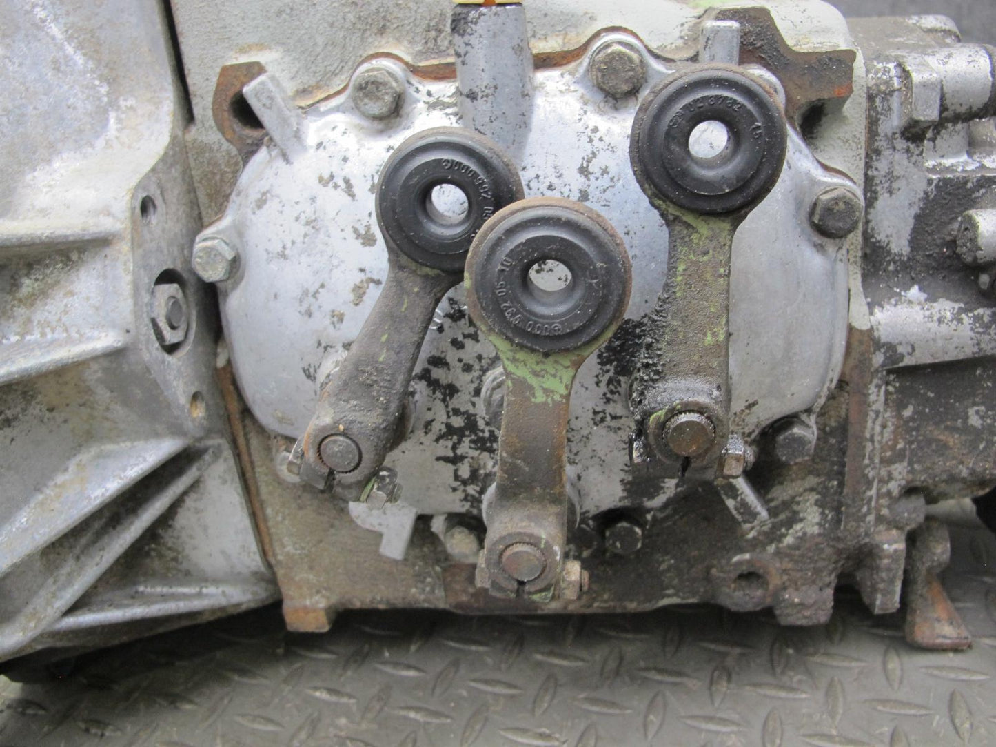 74-76 Mercedes W115 240D OM616 4-SPEED M/T Manual Transmission OEM