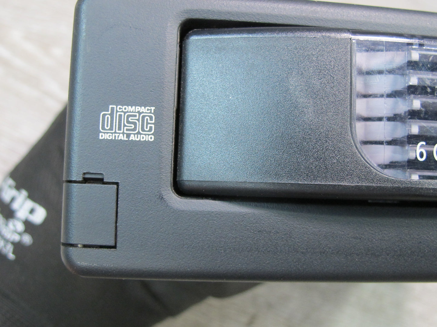 2006-2010 BMW E63 E64 CD Changer w Magazine 6986081